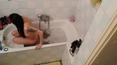 Daddy Put Hidden Cam In A Slim Teen Girls Bathroom Pt1 Hd - voyeurhit.com