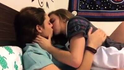 Lesbiana in webcam - drtuber.com