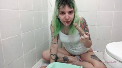 Solo Bathroom Puke - Homemade Sex - hclips.com