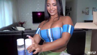 Hottest Brunette Solo Webcam Masturbation 2 - hclips.com