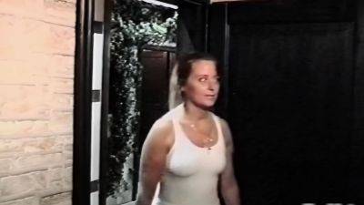 Amateur brunette gets nailed in sauna - drtuber.com