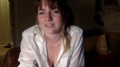 Brunette Solo Webcam Masturbation - hclips.com
