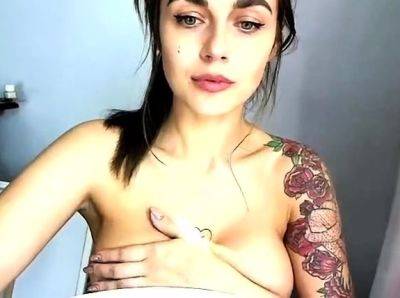 Big boob brunette masturbates on webcam - drtuber.com