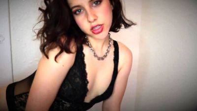Brunette Solo Webcam Masturbation - drtuber.com